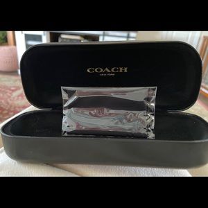 🌺 Coach eye glass case